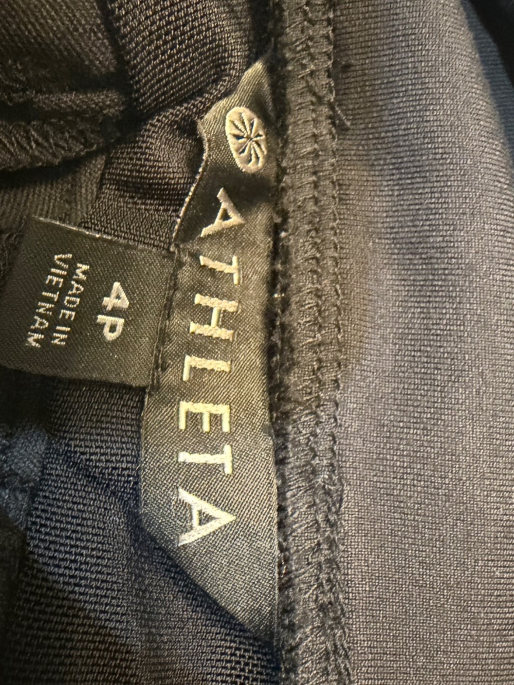 Athleta Headlands Hybrid Cargo Tight - Picture 3 of 4
